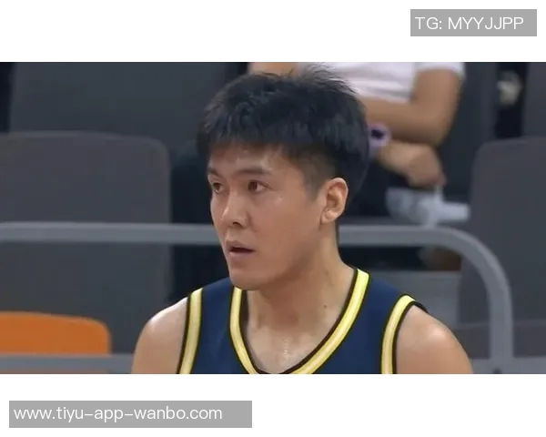 黄荣奇正式加盟同曦上赛季表现稳定场均贡献6分21助攻 黄荣奇正式加盟同曦上赛季表现稳定场均贡献6分21助攻