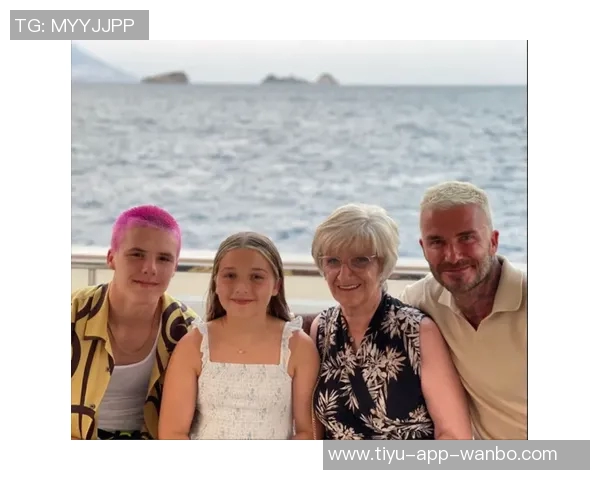 维尼修斯分享巴伊亚度假美照展现时尚魅力仿佛置身普拉达世界 维尼修斯分享巴伊亚度假美照展现时尚魅力仿佛置身普拉达世界