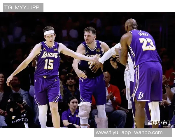 夸梅直言东契奇进攻尚可但防守不足超巨若无防守何谈伟大 夸梅直言东契奇进攻尚可但防守不足超巨若无防守何谈伟大