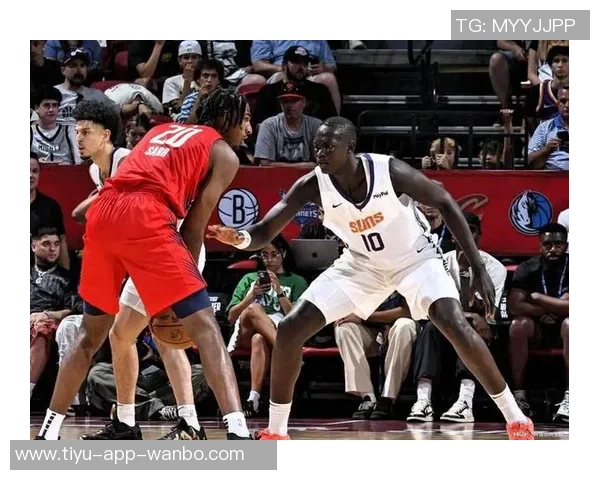 马卢阿奇砍下22分19篮板4盖帽山谷太阳险胜快船兄弟情深再创佳绩